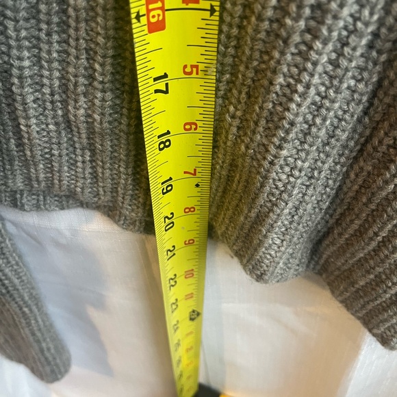 Autumn Cashmere Gray Crew Neck Sweater with cute‎ ruffle sleeves - Picture 8 of 9